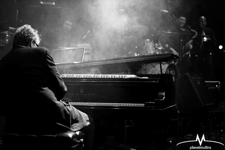 Rob Mullins performs.